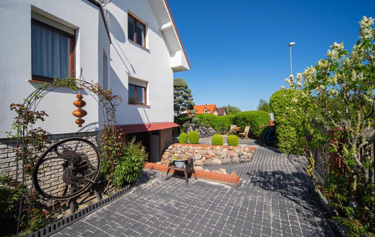 Pensjonat Basia Dziwnowek Exterior photo